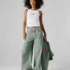 Jeans mit mittlerer Leibhöhe und weitem Schnitt Jeans mit mittlerer Leibhöhe und weitem Schnitt