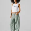Jeans mit mittlerer Leibhöhe und weitem Schnitt Jeans mit mittlerer Leibhöhe und weitem Schnitt