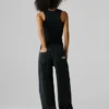 Jeans mit mittlerer Leibhöhe und weitem Schnitt Jeans mit mittlerer Leibhöhe und weitem Schnitt