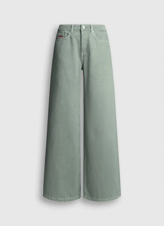 Jeans mit mittlerer Leibhöhe und weitem Schnitt Jeans mit mittlerer Leibhöhe und weitem Schnitt
