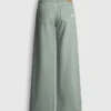 Jeans mit mittlerer Leibhöhe und weitem Schnitt Jeans mit mittlerer Leibhöhe und weitem Schnitt