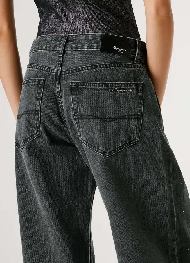 Jeans mit mittlerer Leibhöhe und weitem Schnitt – Lina Jeans mit mittlerer Leibhöhe und weitem Schnitt – Lina