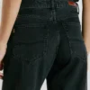 Jeans mit mittlerer Leibhöhe und weitem Schnitt – Lina Jeans mit mittlerer Leibhöhe und weitem Schnitt – Lina