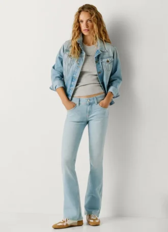 Jeans mit niedriger Leibhöhe und ausgestelltem Schnitt – Pimlico