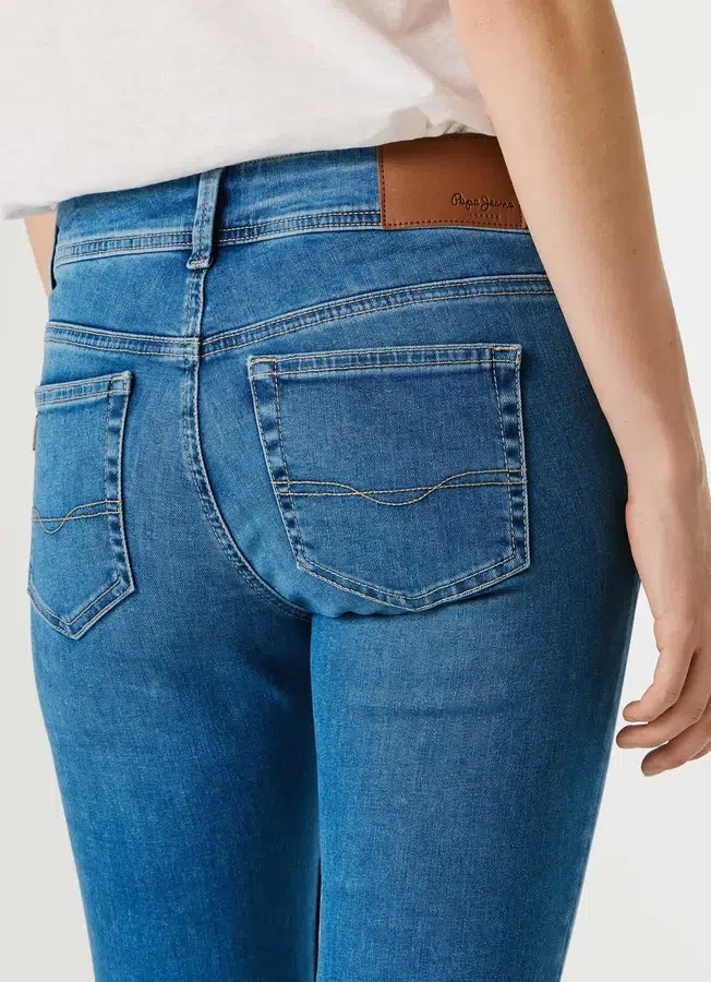 Jeans mit niedriger Leibhöhe und ausgestelltem Schnitt – Pimlico Jeans mit niedriger Leibhöhe und ausgestelltem Schnitt – Pimlico