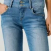 Jeans mit niedriger Leibhöhe und gerader Passform – Venus Jeans mit niedriger Leibhöhe und gerader Passform – Venus