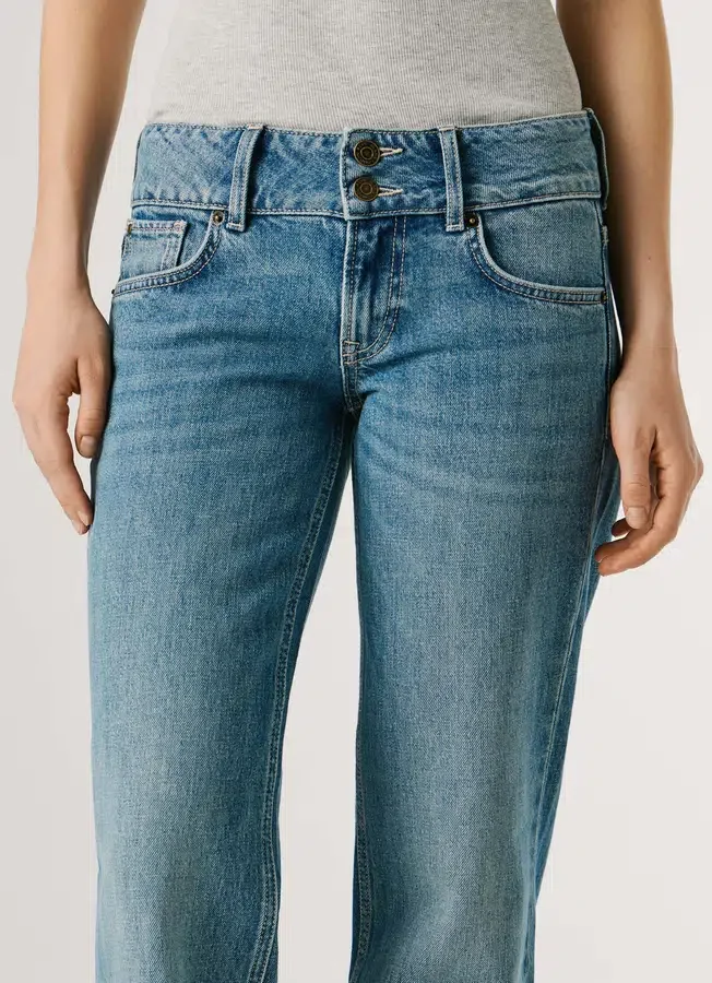 Jeans mit niedriger Leibhöhe und gerader Passform – Venus Jeans mit niedriger Leibhöhe und gerader Passform – Venus