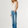 Jeans mit niedriger Leibhöhe und gerader Passform – Venus Jeans mit niedriger Leibhöhe und gerader Passform – Venus