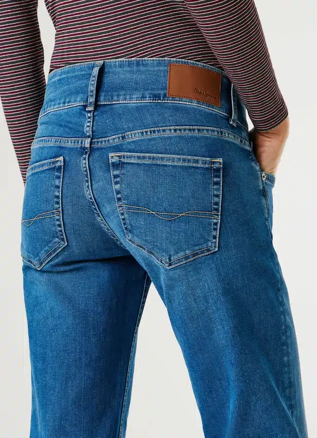 Jeans mit niedriger Leibhöhe und gerader Passform – Venus Jeans mit niedriger Leibhöhe und gerader Passform – Venus