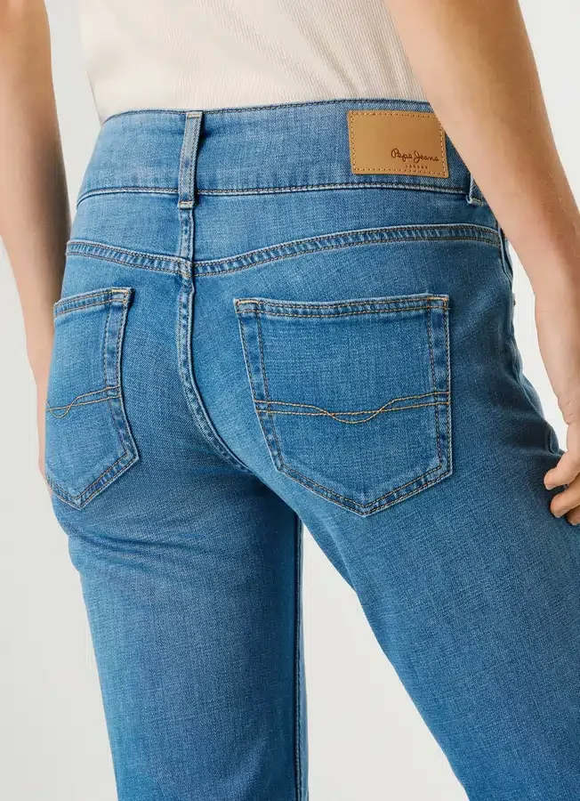 Jeans mit niedriger Leibhöhe und gerader Passform – Venus Jeans mit niedriger Leibhöhe und gerader Passform – Venus