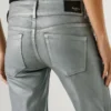 Jeans mit niedriger Leibhöhe und gerader Passform – Venus Jeans mit niedriger Leibhöhe und gerader Passform – Venus