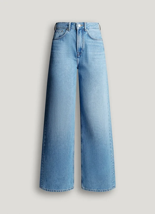 Jeans mit weitem Schnitt und mittlerer Leibhöhe Jeans mit weitem Schnitt und mittlerer Leibhöhe