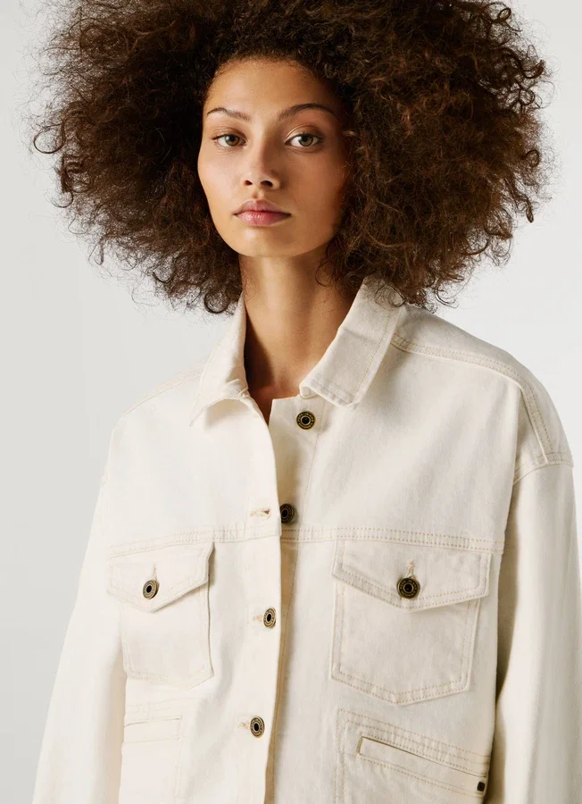Jeansjacke in lockerer Passform Jeansjacke in lockerer Passform