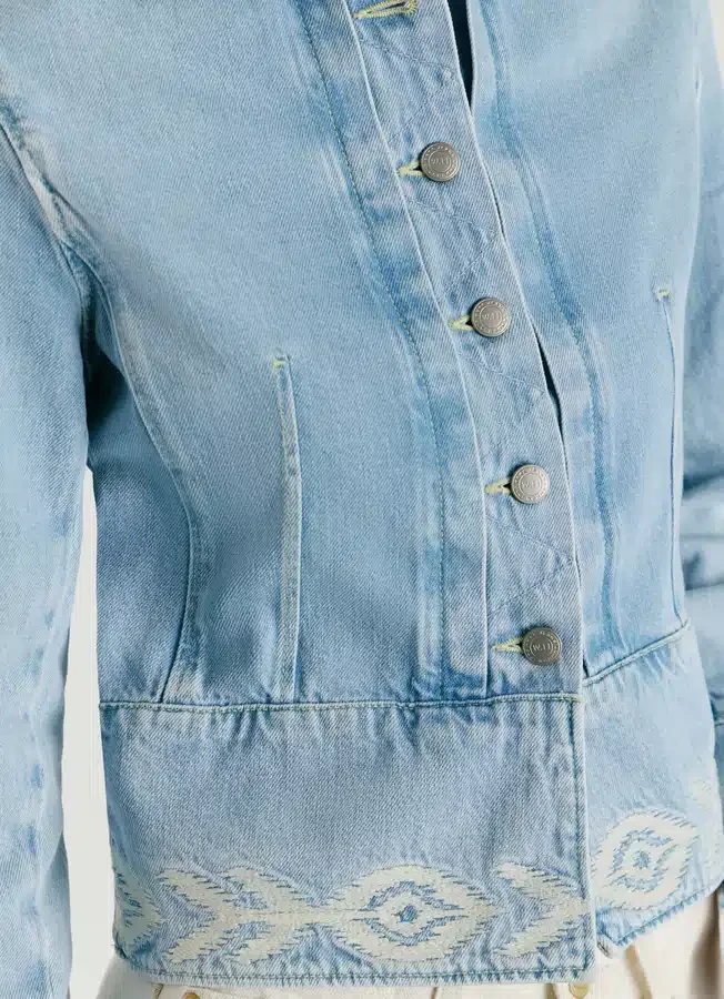 Jeansjacke mit Ikat-Details Jeansjacke mit Ikat-Details