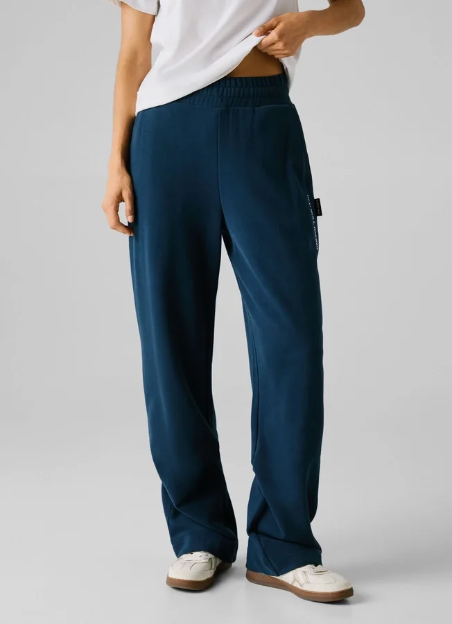 Jogginghose mit weitem Bein Jogginghose mit weitem Bein
