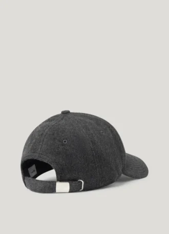 Kappe mit gesticktem Logo