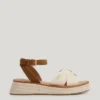 Keilabsatz-Sandalen mit gekreuzten Riemen