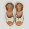 Keilabsatz-Sandalen mit gekreuzten Riemen