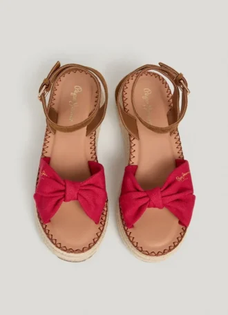 Keilabsatz-Sandalen mit gekreuzten Riemen