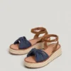 Keilabsatz-Sandalen mit gekreuzten Riemen