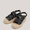 Keilabsatz-Sandalen mit Schnallenverschluss