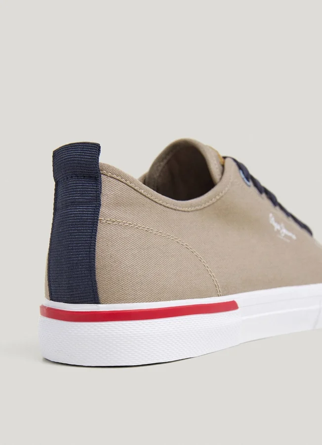 Klassische Canvas-Sneaker Klassische Canvas-Sneaker