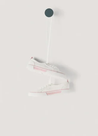 Klassische Sneaker aus Twill