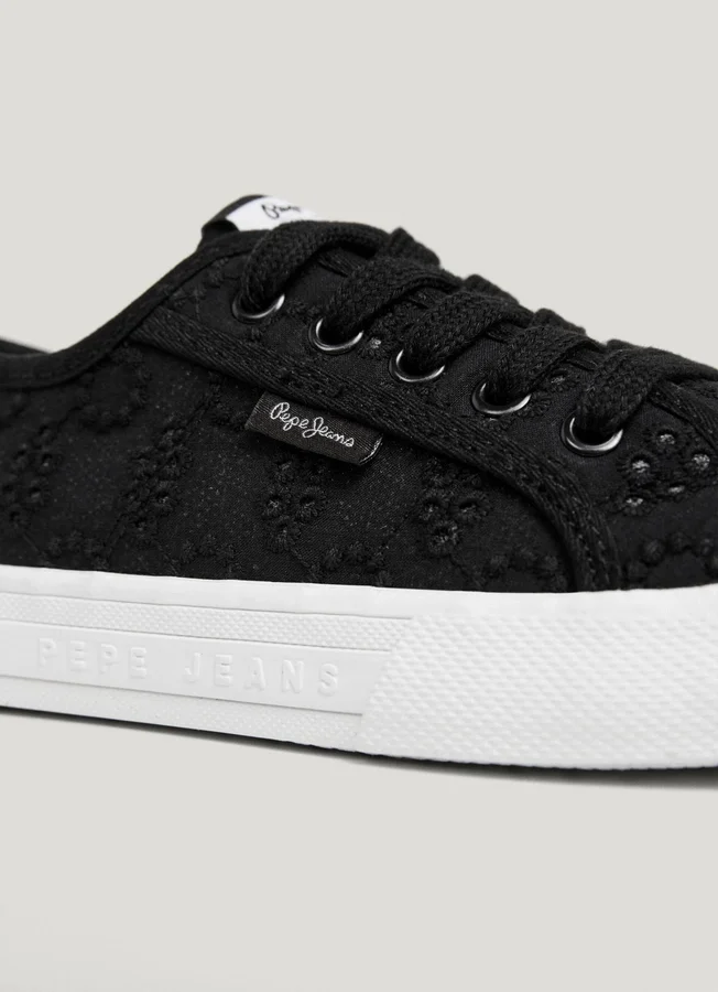 Klassische Sneaker mit Stickdetails – Brady Klassische Sneaker mit Stickdetails – Brady