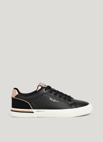 Klassische Sneakers mit Wildlederdetails