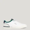 Klassische Sneakers mit Wildlederdetails