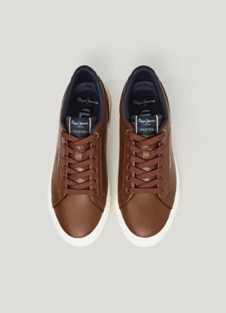 Klassische Sneakers mit Wildlederdetails