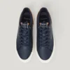 Klassische Sneakers mit Wildlederdetails Klassische Sneakers mit Wildlederdetails