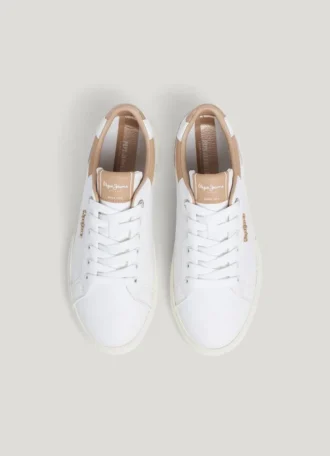 Klassische Sneakers mit Wildlederdetails
