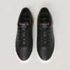 Klassische Sneakers mit Wildlederdetails