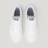 Klassische Sneakers mit Wildlederdetails
