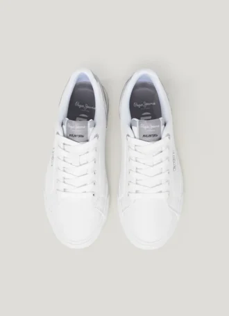 Klassische Sneakers mit Wildlederdetails