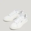 Klassische Sneakers mit Wildlederdetails