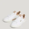 Klassische Sneakers mit Wildlederdetails