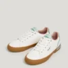 Klassische Sneakers mit Wildlederdetails Klassische Sneakers mit Wildlederdetails