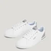 Klassische Sneakers mit Wildlederdetails
