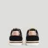 Klassische Sneakers mit Wildlederdetails