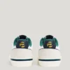 Klassische Sneakers mit Wildlederdetails