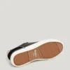 Klassische Sneakers mit Wildlederdetails