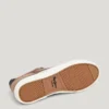 Klassische Sneakers mit Wildlederdetails Klassische Sneakers mit Wildlederdetails
