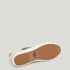 Klassische Sneakers mit Wildlederdetails Klassische Sneakers mit Wildlederdetails