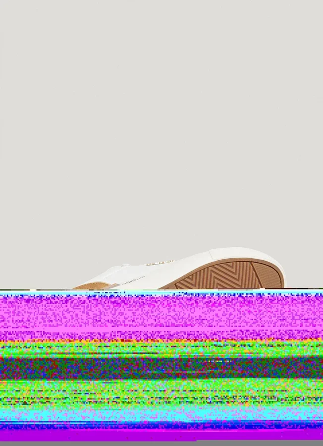 Klassische Sneakers mit Wildlederdetails Klassische Sneakers mit Wildlederdetails