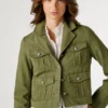 Kurz geschnittene Twill-Jacke Kurz geschnittene Twill-Jacke