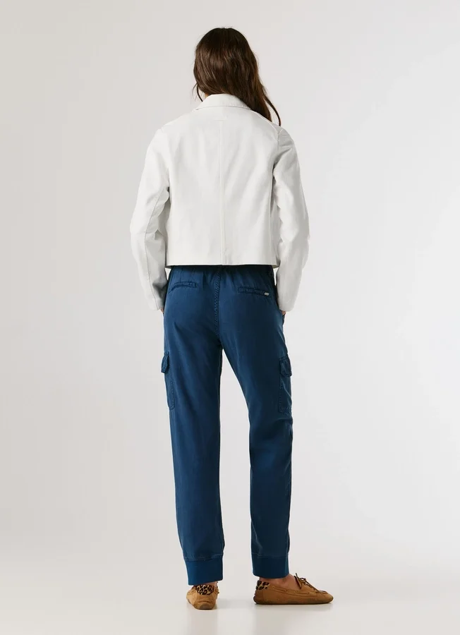 Kurz geschnittene Twill-Jacke Kurz geschnittene Twill-Jacke