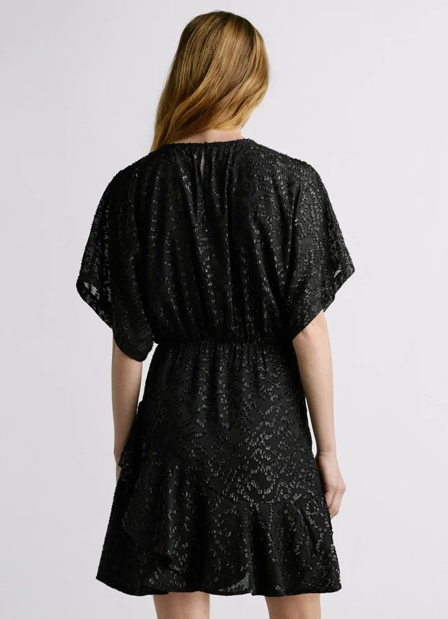 Kurzes Kleid mit Metallic-Details Kurzes Kleid mit Metallic-Details