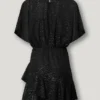 Kurzes Kleid mit Metallic-Details Kurzes Kleid mit Metallic-Details